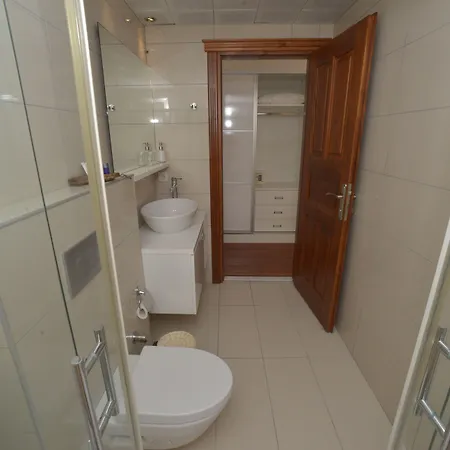 Reyhan قرابورون