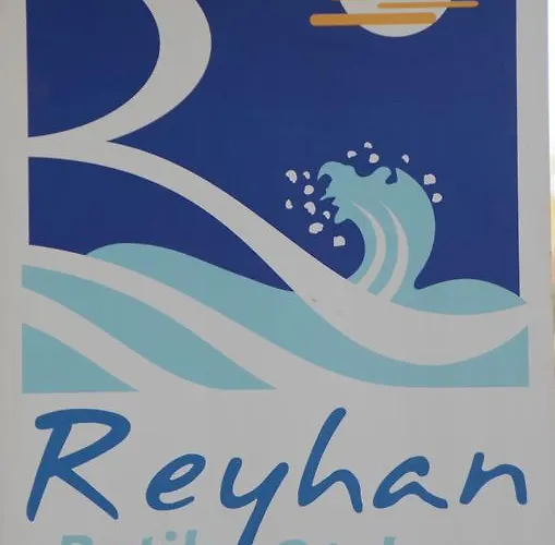 לינה וארוחת בוקר Reyhan 3*