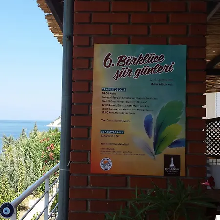 Reyhan Couette-café