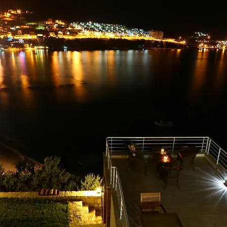 Reyhan Karaburun (Izmir)